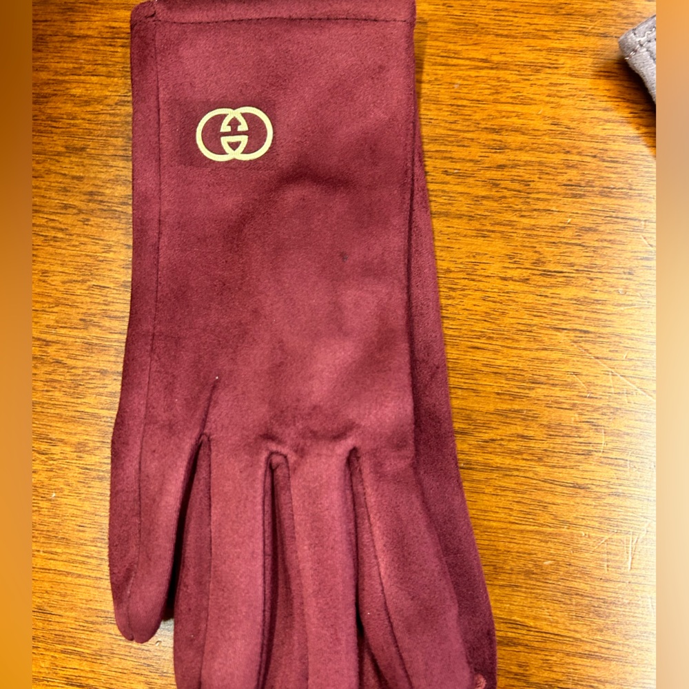 Red gloves NWT